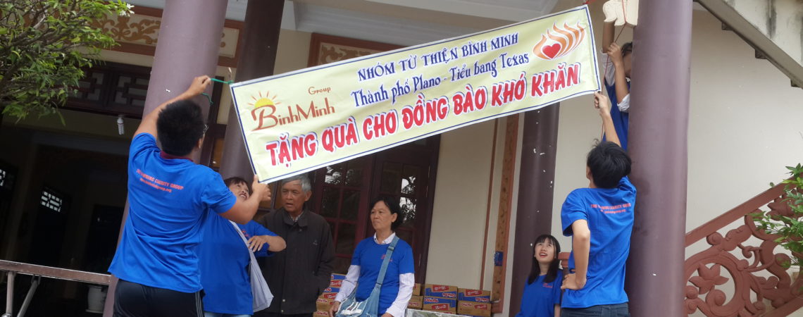 Binh Minh Group presents Tết gifts to disadvantaged households in Van Luong, Van Ninh, Khanh Hoa (Jan 14,  2018)